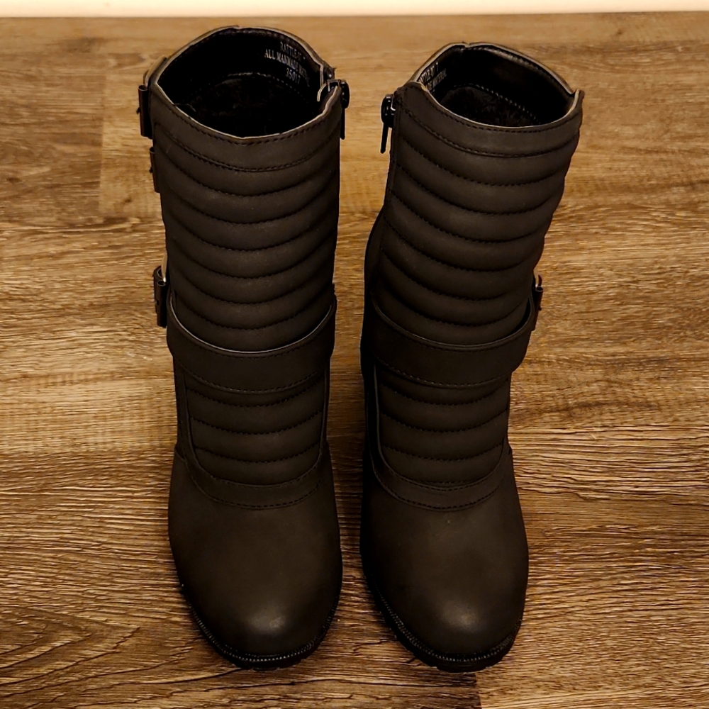 Bamboo Black rattle size 7 boots